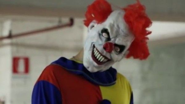 Des clowns armés terrorisent des collégiens