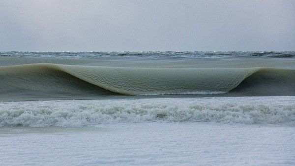 Des vagues (presque) gelées