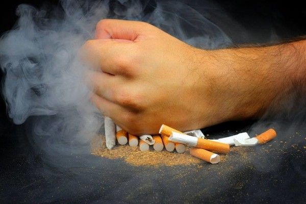 Dohányosok fogyni?, Élettelen bőr - A cigaretta segít a zsírégetésben